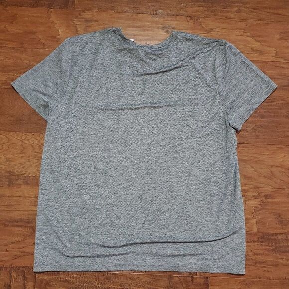 NWT SPYDER - Activewear Sport Short Sleeve Tee L - Picture 2 of 4